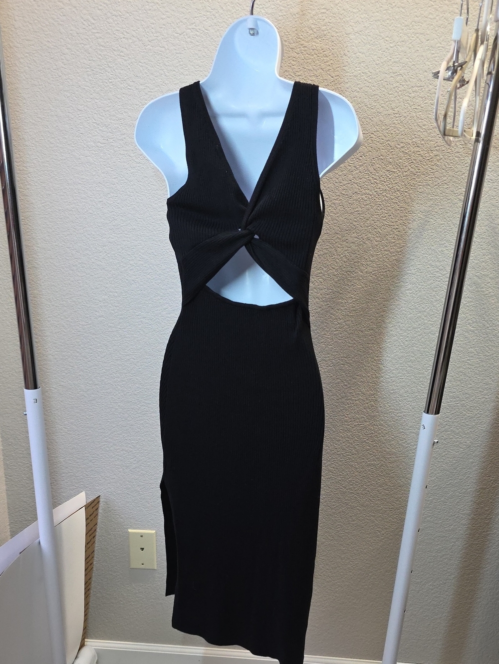 Freshman Black Twist Cutout Midi Dress